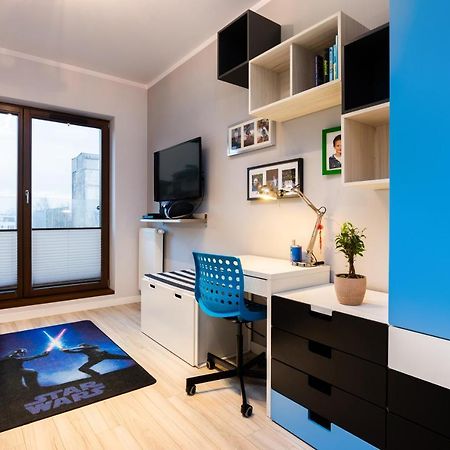 Elegant Business Accommodation With Parking - By Upstairs Krakau Buitenkant foto