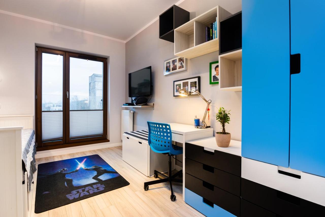 Elegant Business Accommodation With Parking - By Upstairs Krakau Buitenkant foto