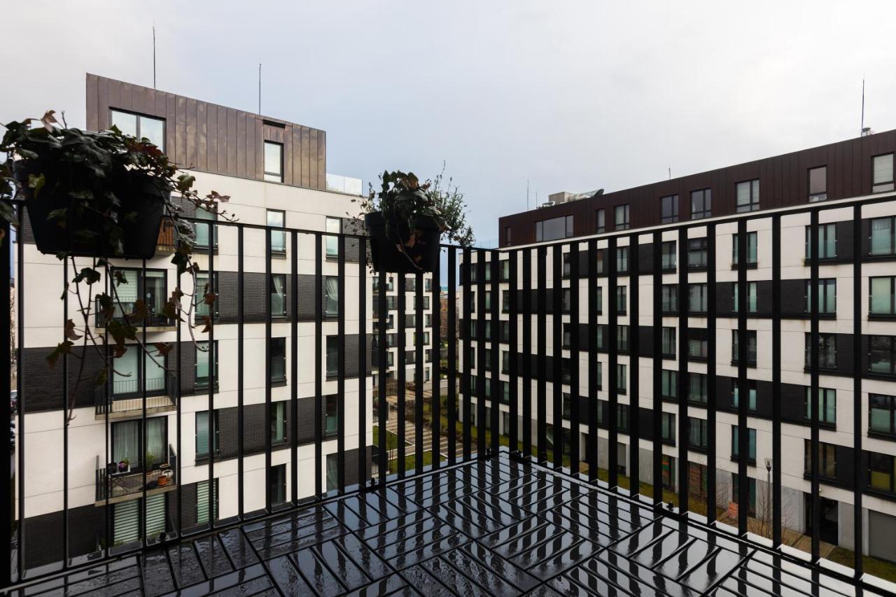 Elegant Business Accommodation With Parking - By Upstairs Krakau Buitenkant foto